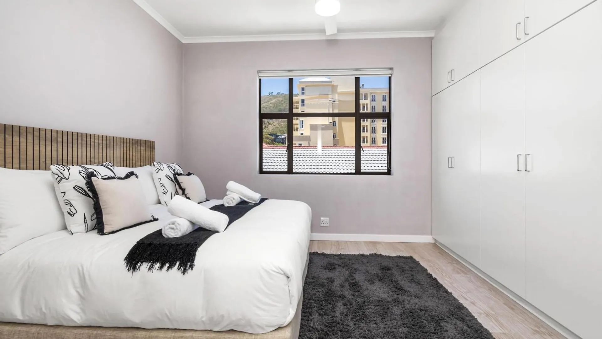 Knightsbridge 1-Bed Seaside Apartment Cape Town South Africa