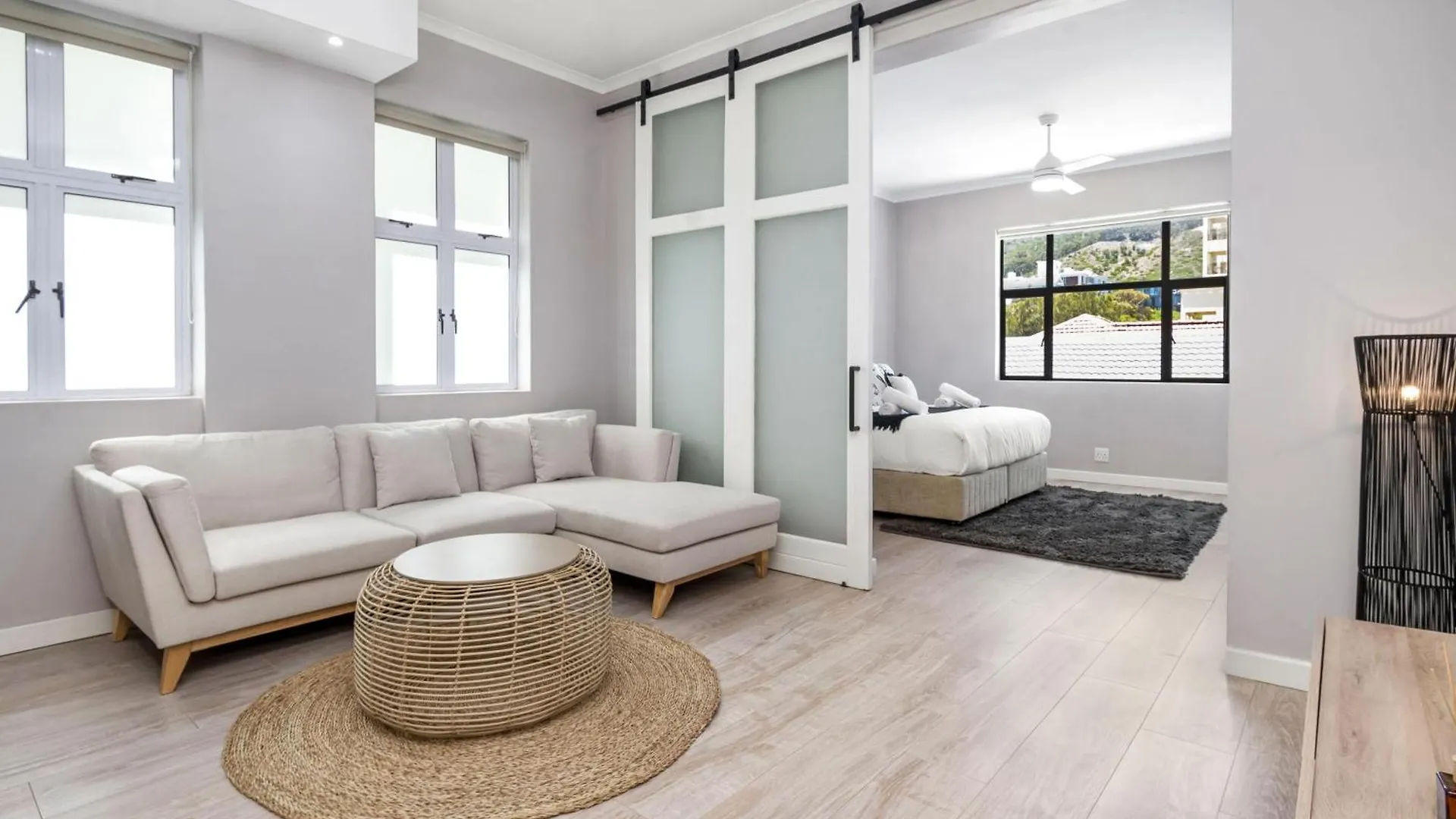 Knightsbridge 1-Bed Seaside Apartment Cape Town