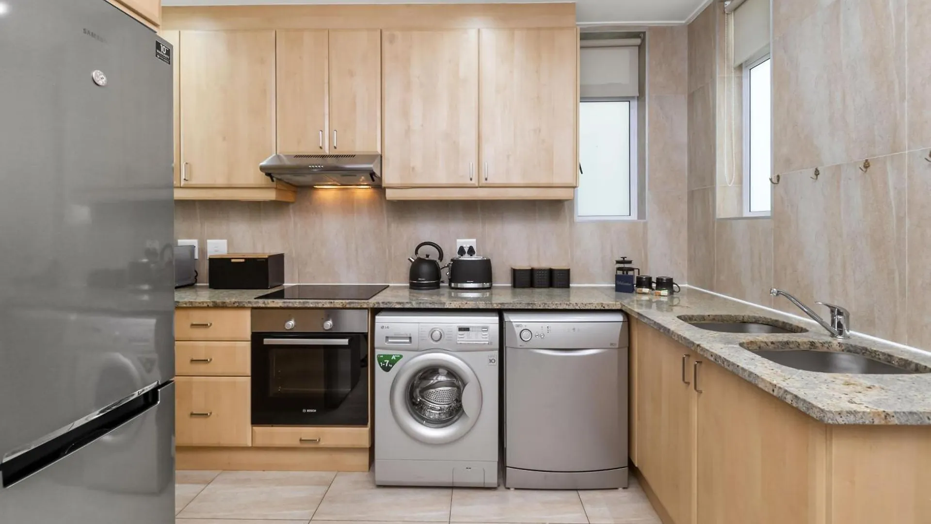 Knightsbridge 1-Bed Seaside Apartment Cape Town
